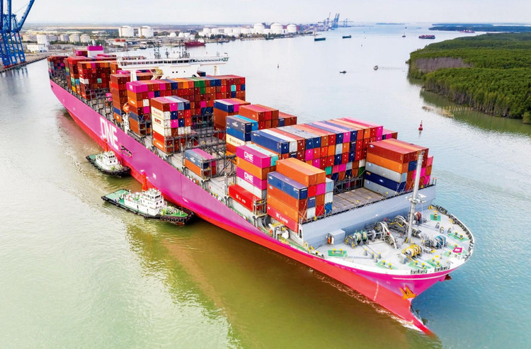 Cùng với các cam kết mở cửa thị trường hàng hóa, dịch vụ và đầu tư, RCEP tạo ra khuôn khổ để đơn giản hóa thủ tục hải quan và thiết lập quy tắc xuất xứ, tạo thuận lợi cho thương mại. Ảnh: Nguyễn Trí