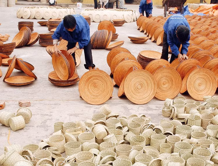 5 năm qua, nền kinh tế nước ta đã tạo ra hơn 8 triệu việc làm mới, thu nhập của người dân ngày càng tăng lên, kinh tế phát triển, đời sống xã hội tốt đẹp hơn. Ảnh: Tường Lâm