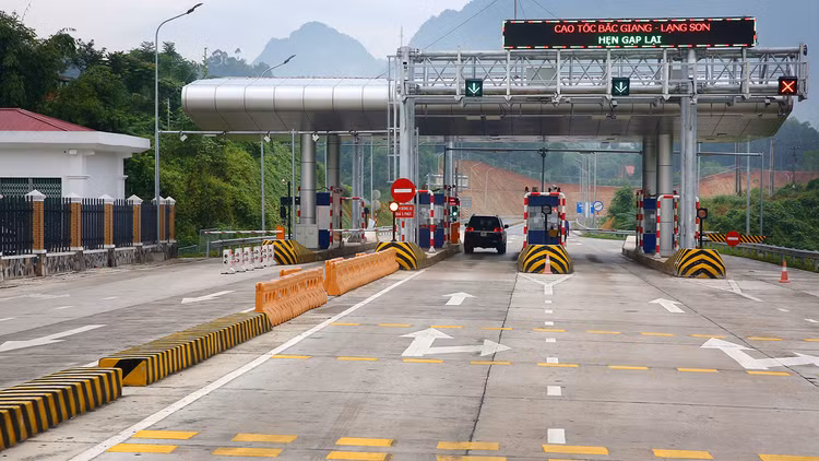 Hai nhà đầu tư đã nộp hồ sơ đề xuất cung cấp dịch vụ thu phí đường bộ theo hình thức tự động không dừng trên tuyến cao tốc Bắc Giang - Lạng Sơn. Ảnh: Tâm An