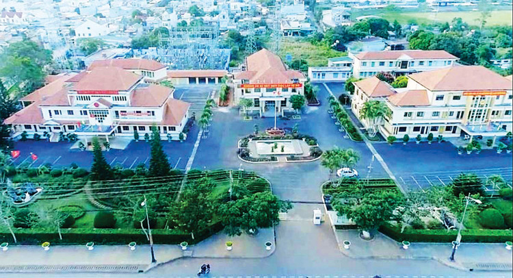 Gói thầu số 6 thuộc Dự án Xây dựng giao thông và cơ sở hạ tầng kỹ thuật khu quy hoạch trung tâm hành chính, quảng trường huyện Đức Trọng, tỉnh Lâm Đồng có giá hơn 40 tỷ đồng. Ảnh Báo Lâm Đồng