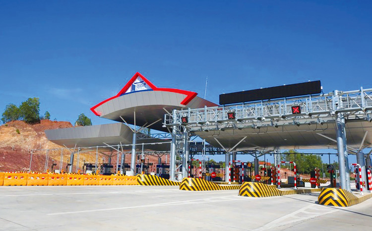 Công ty CP Đầu tư hạ tầng giao thông Đèo Cả đang vận hành 15 trạm thu phí BOT để hoàn vốn cho 4 dự án. Ảnh: N.Đông