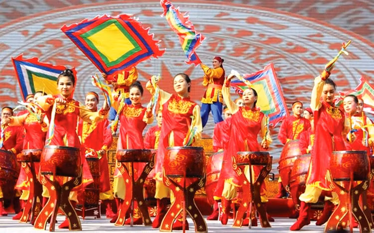 Lịch sử hàng ngàn năm đấu tranh dựng nước và giữ nước của dân tộc ta là lịch sử của “Vua tôi đồng lòng, anh em hòa thuận, cả nước góp sức”; lịch sử của một nền văn hiến lâu đời, hào kiệt không bao giờ thiếu