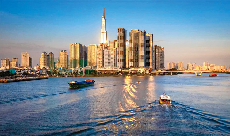 Định hướng phục hồi kinh tế thời gian tới đòi hỏi vượt lên, vươn cao hơn trong môi trường cạnh tranh mới. Ảnh: Đông Giang