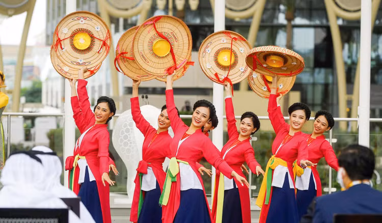 Văn hóa ở tầng sâu nhất chính là yếu tố con người, có văn hóa là có tất cả. Ảnh: Nam Nguyễn