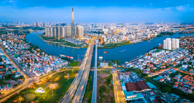 Dự thảo Báo cáo quy hoạch TP.HCM thời kỳ 2021 - 2030, tầm nhìn đến năm 2050 đưa ra kịch bản phát triển không gian TP.HCM với 1 đô thị trung tâm, 1 thành phố (Thủ Đức) và 3 đô thị song hành. Ảnh: Đông Giang