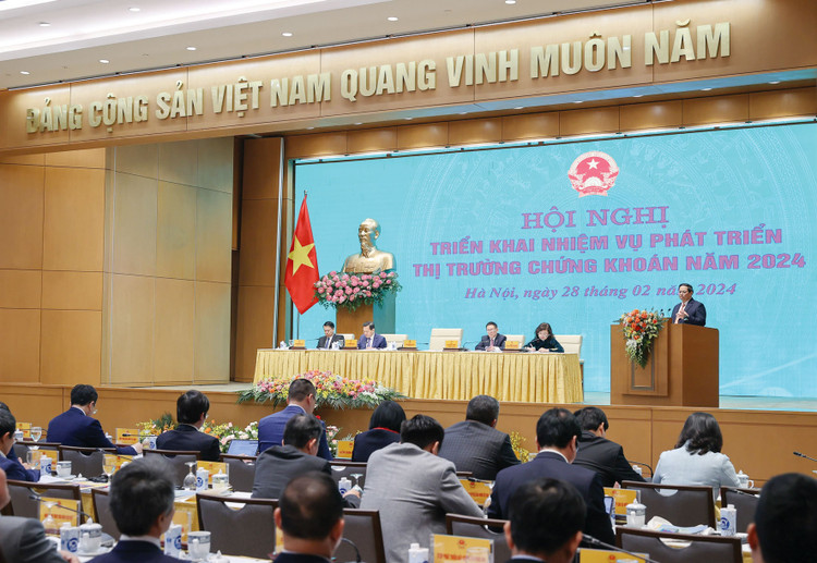 Trong 10 năm, từ 2014 - 2023, thị trường chứng khoán huy động được 3,8 triệu tỷ đồng, trong đó, khối doanh nghiệp huy động được 1,15 triệu tỷ đồng, Chính phủ huy động được 2,66 triệu tỷ đồng. Ảnh: Quý Bắc