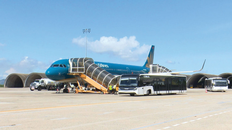 Cảng hàng không Chu Lai được đầu tư nâng cấp để đáp ứng công suất khoảng 10 triệu lượt hành khách và khoảng 1,5 triệu tấn hàng hóa mỗi năm. Ảnh: Hà Minh