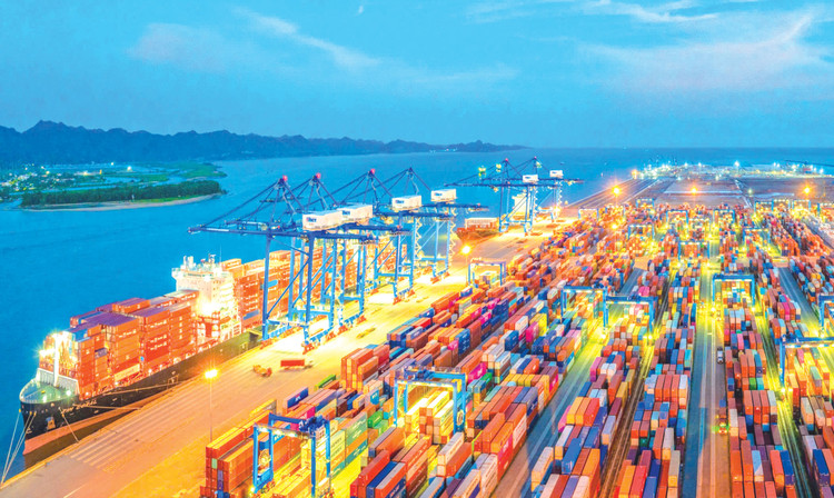 Kinh tế Việt Nam tăng trưởng cao trong 3 năm gần đây, góp phần cải thiện nhiều chỉ tiêu trên hành trình nâng hạng tín nhiệm quốc gia. Ảnh: Tiên Giang