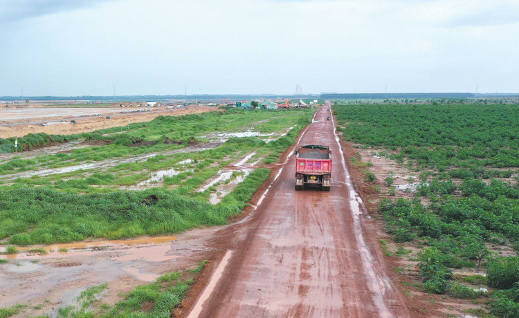 Dự án đường Vành đai 4 TP.HCM dài hơn 200 km, đi qua 5 tỉnh, thành với tổng mức đầu tư hơn 135.000 tỷ đồng. Ảnh: Tiên Giang