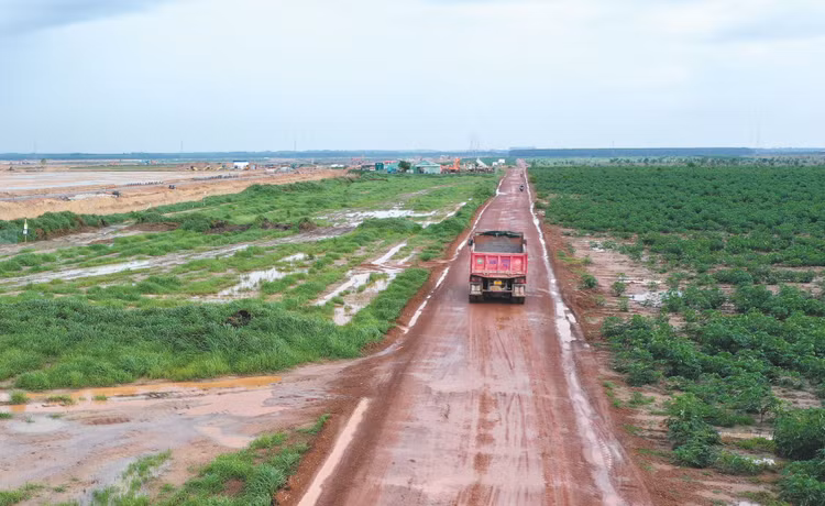 Dự án đường Vành đai 4 TP.HCM dài hơn 200 km, đi qua 5 tỉnh, thành với tổng mức đầu tư hơn 135.000 tỷ đồng. Ảnh: Tiên Giang