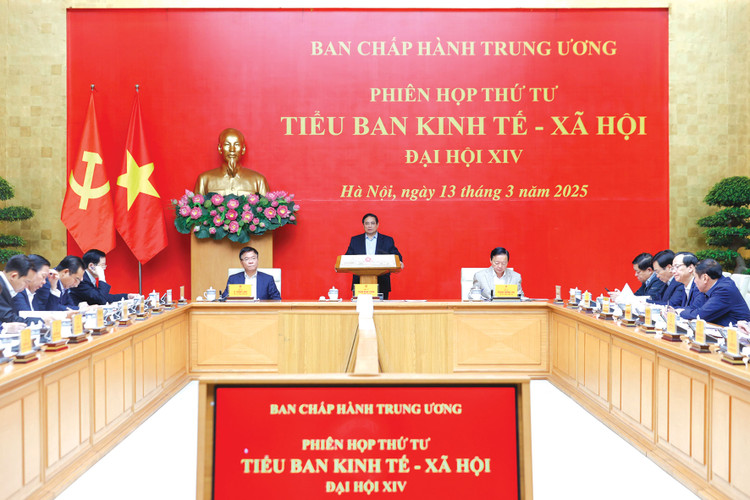 Thủ tướng Chính phủ Phạm Minh Chính chủ trì phiên họp thứ tư của Tiểu ban Kinh tế - xã hội Đại hội toàn quốc lần thứ XIV của Đảng. Ảnh: Quý Bắc
