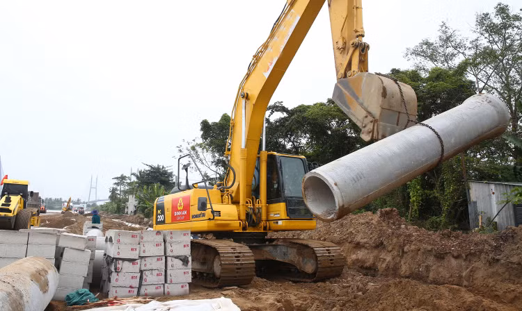 Các bộ, cơ quan trung ương và địa phương được giao bổ sung 30.683,441 tỷ đồng kế hoạch đầu tư công trung hạn vốn ngân sách trung ương giai đoạn 2021 - 2025. Ảnh: Lê Tiên