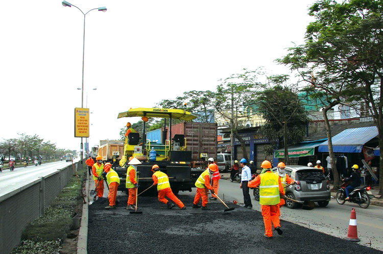 Gói thầu giám sát thi công sửa chữa lề, mặt đường, hoàn thiện hệ thống an toàn giao thông trên Quốc lộ 54, tỉnh Vĩnh Long có thời gian thực hiện hợp đồng 180 ngày. Ảnh minh họa: MT