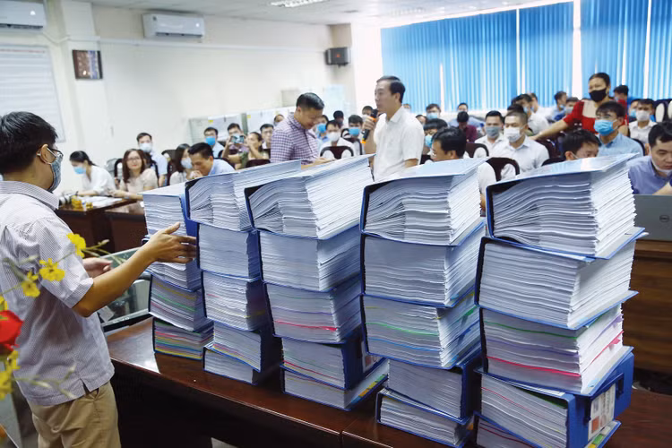 Một số bên mời thầu chưa mạnh dạn triển khai đấu thầu qua mạng các gói thầu quy mô lớn. Ảnh: Lê Tiên