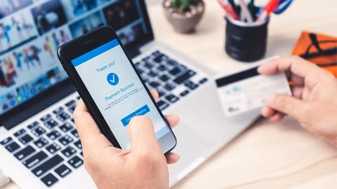 Thanh toán không dùng tiền mặt là mục tiêu quan trọng của phát triển thương mại điện tử. Ảnh: Internet 