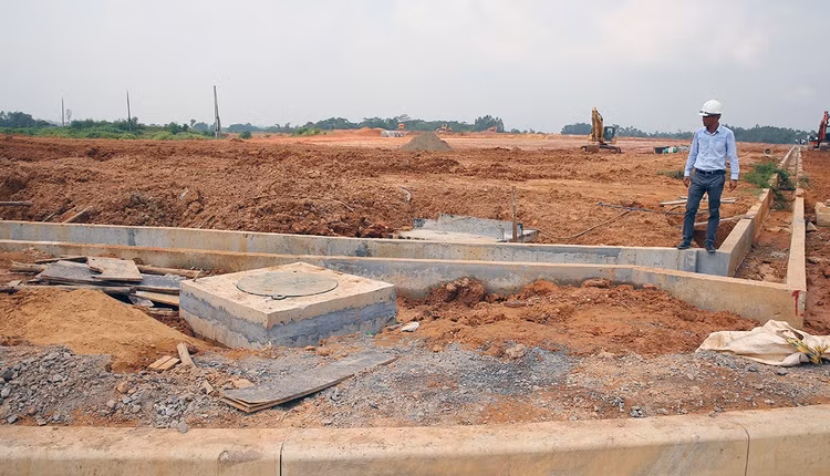 4 gói thầu xây lắp thuộc Dự án Đầu tư xây dựng hệ thống hạ tầng kỹ thuật Khu công nghiệp Nam Tân Uyên mở rộng (giai đoạn 2) đều phát sinh yêu cầu làm rõ. Ảnh minh họa: Nhã Chi