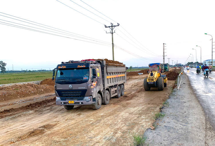 Gói thầu số 01 thuộc Dự án Đầu tư Xây dựng công trình nâng cấp đường Bà Len, xã Vĩnh Hải, thị xã Vĩnh Châu, tỉnh Sóc Trăng có giá 3,449 tỷ đồng. Ảnh minh họa: Nhã Chi