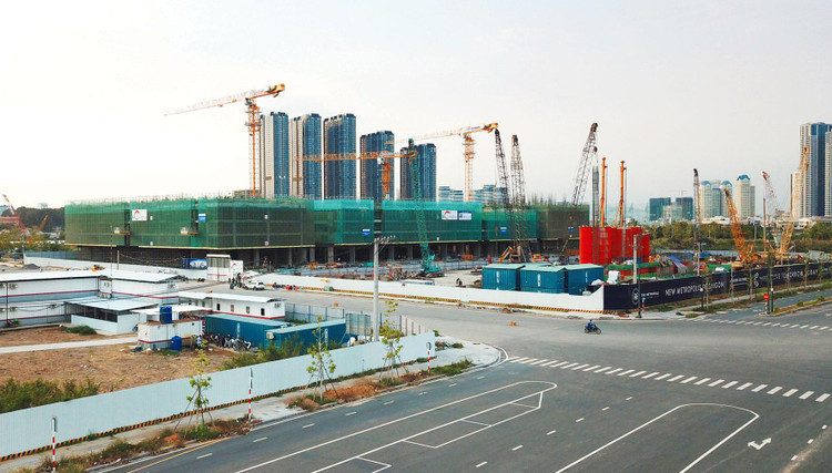 Nhiều doanh nghiệp lớn trong ngành xây dựng chỉ đạt khoảng 75 - 80% chỉ tiêu kế hoạch về doanh thu, giá trị sản lượng của năm 2021. Ảnh: Lê Tiên