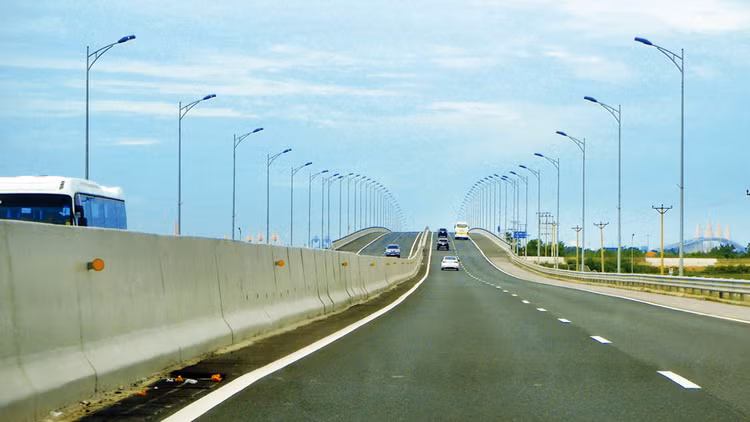 Nhiều nhà đầu tư phản ánh dự án BOT đạt doanh thu thấp so với phương án tài chính do lưu lượng xe giảm mạnh so với tính toán ban đầu. Ảnh: Lê Tiên