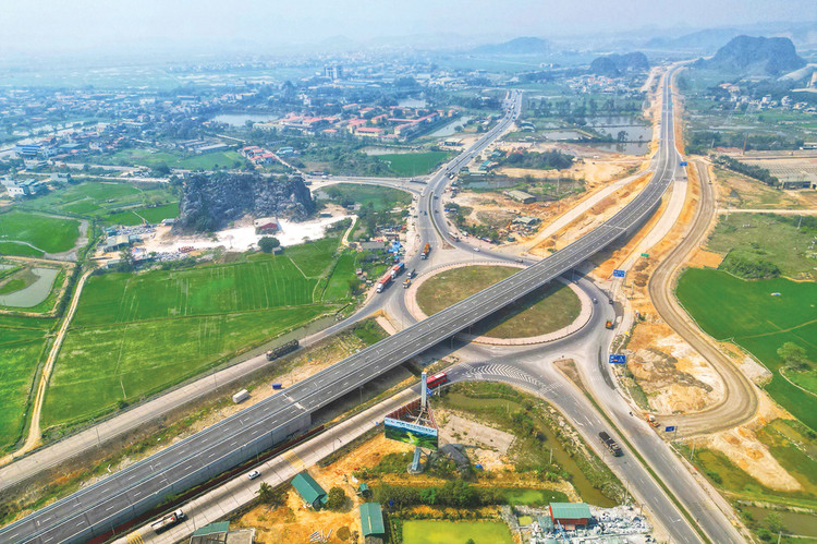 Tổng chiều dài đường bộ cao tốc đưa vào khai thác trên cả nước đến nay đạt gần 1.900 km. Ảnh: Tuấn Anh