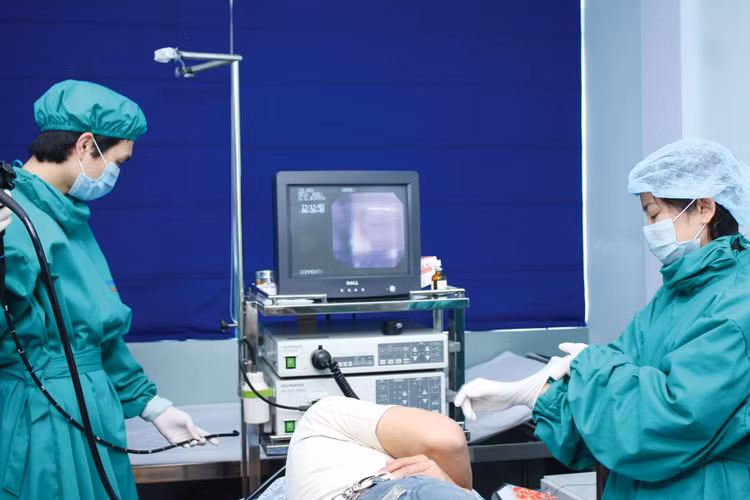 Năm 2020 - 2021, dịch bệnh Covid-19 ảnh hưởng rất lớn đến nguồn thu của các đơn vị sự nghiệp công lập. Ảnh: Nhã Chi