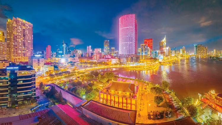 Việt Nam đứng thứ 35 trong TOP 40 nền kinh tế hàng đầu thế giới với quy mô kinh tế 435 tỷ USD. Ảnh: Đông Giang