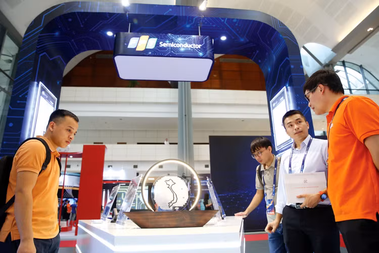 Không chỉ tăng về “lượng”, dịch vụ công nghệ thông tin tại thị trường nước ngoài của FPT được đánh giá có sự dịch chuyển mạnh mẽ về “chất” sang những công đoạn cao hơn trong chuỗi giá trị. Ảnh: Lê Tiên