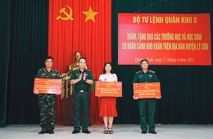 TECAPRO tặng hệ thống xử lý nước tinh khiết cho huyện Lý Sơn