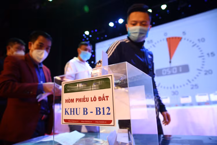 Nội dung quan trọng được bổ sung trong Dự thảo Thông tư là quy định về trách nhiệm của tổ chức đấu giá tài sản trong việc bảo đảm tính chính xác của thông tin trong hồ sơ đăng ký tham gia lựa chọn. Ảnh minh họa: Nhã Chi