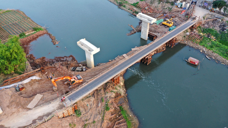 Quyết định số 1508/QĐ-TTg yêu cầu các bộ, ngành, địa phương phân bổ kế hoạch đầu tư vốn ngân sách trung ương năm 2025 bảo đảm tập trung, có trọng tâm, trọng điểm. Ảnh: Lê Tiên