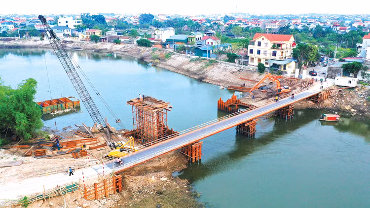 Ước đến hết tháng 12/2024, cả nước giải ngân được trên 529.632 tỷ đồng vốn đầu tư công. Ảnh: Tiên Giang