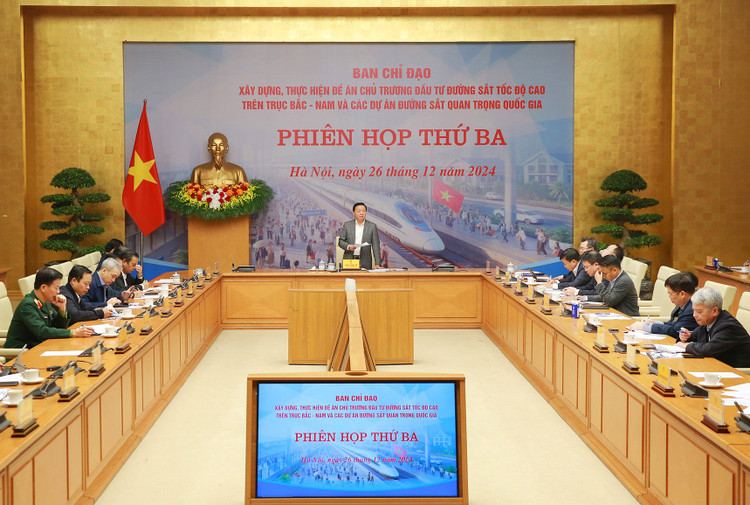 Phó Thủ tướng Chính phủ Trần Hồng Hà chủ trì Phiên họp. Ảnh: Đình Nam