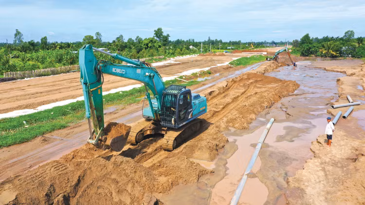 Nhiều dự án giao thông bị thiếu nguồn cung vật liệu cát và đá xây dựng do các địa phương đang triển khai hàng loạt công trình quy mô lớn. Ảnh: Lê Tiên