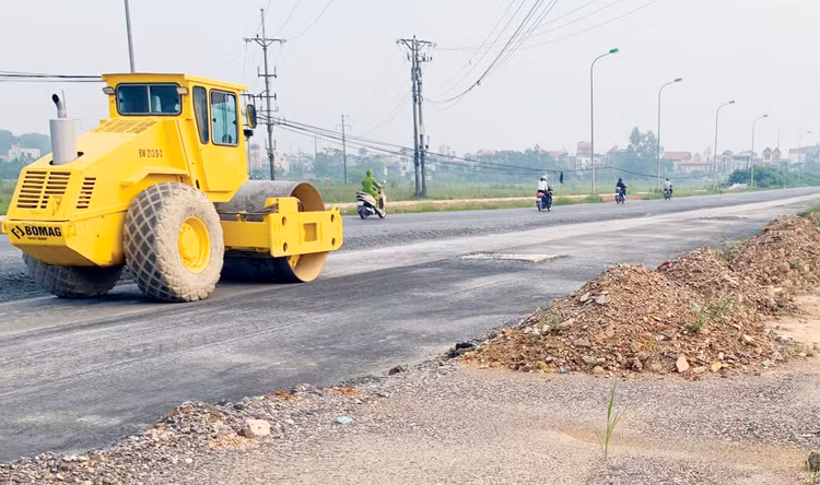 Gói thầu số 18 thuộc Dự án Nâng cấp, mở rộng các tuyến đường nội ô thị trấn Châu Thành, huyện Châu Thành, tỉnh Trà Vinh có giá 38,462 tỷ đồng. Ảnh minh họa: Nhã Chi