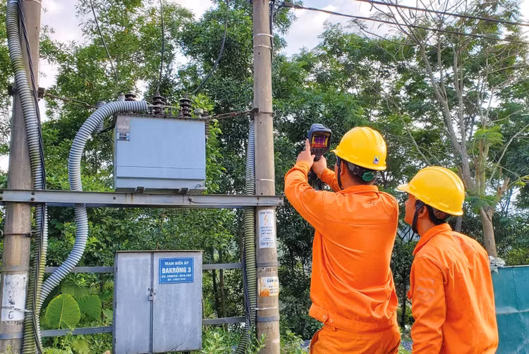 Điện lực Tiền Giang đã hủy Gói thầu Mua sắm camera nhiệt phục vụ kiểm tra lưới điện với lý do không có nhà thầu đáp ứng yêu cầu của hồ sơ mời thầu. Ảnh minh họa: X.Huy
