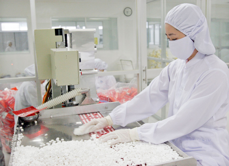 Bộ Y tế được giao kiểm tra, có các giải pháp bảo đảm cung ứng đầy đủ thuốc, vật tư y tế cho công tác khám, chữa bệnh và chăm sóc sức khỏe nhân dân. Ảnh: Tường Lâm