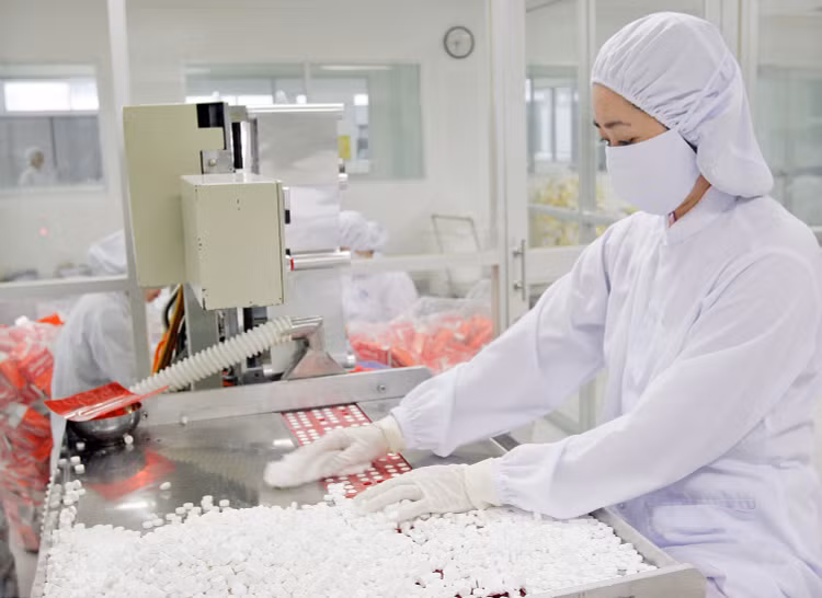 Bộ Y tế được giao kiểm tra, có các giải pháp bảo đảm cung ứng đầy đủ thuốc, vật tư y tế cho công tác khám, chữa bệnh và chăm sóc sức khỏe nhân dân. Ảnh: Tường Lâm