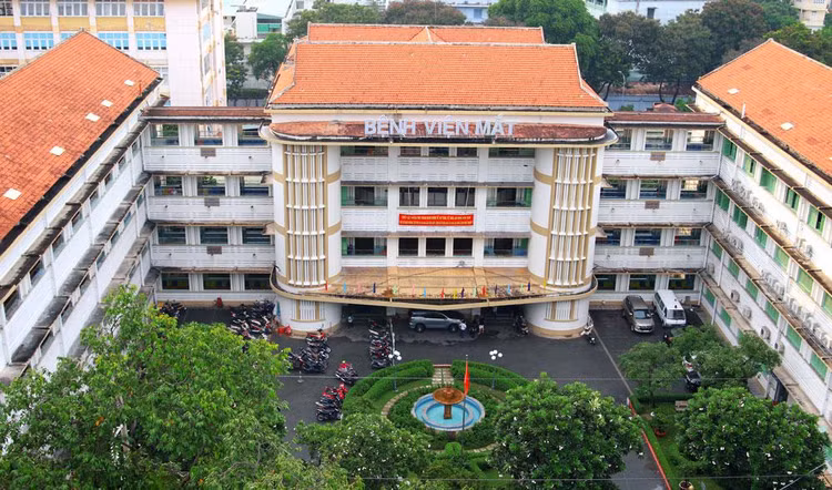 Gói thầu Mua thủy tinh thể năm 2021 - 2022 tại Bệnh viện mắt TP.HCM tiết kiệm gần 20 tỷ đồng, khoảng 9% dự toán là con số rất hiệu quả khi công khai đơn giá. Ảnh: Song Lê