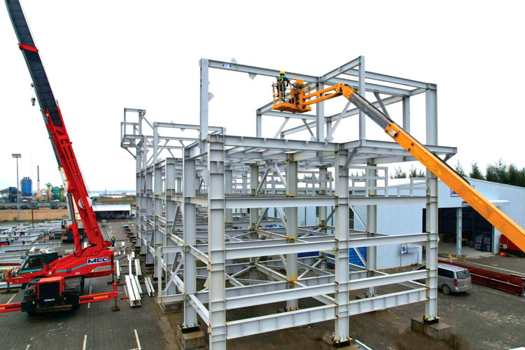 Trong giai đoạn 2019 - 2021, doanh thu bán hàng và cung cấp dịch vụ bình quân của Công ty CP Cơ khí xây dựng AMECC đạt 2.605 tỷ đồng. Ảnh: Song Lê