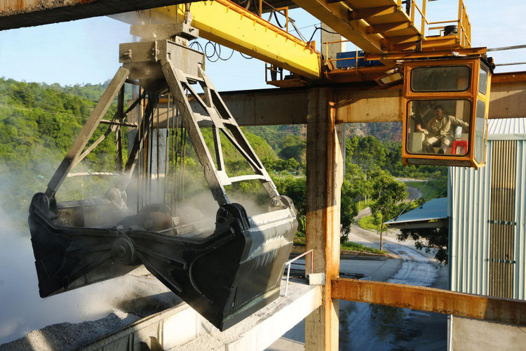 Nhiều doanh nghiệp lo ngại, giá nguyên, nhiên liệu đầu vào tăng cao sẽ ảnh hưởng đến sức cạnh tranh và khả năng phục hồi của doanh nghiệp. Ảnh: Nhã Chi