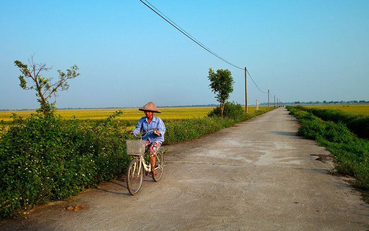 Nhà thầu cho rằng, yêu cầu xin xác nhận của chính quyền địa phương đối với vị trí đổ thải được đưa vào HSMT ngay từ đầu là bất hợp lý. Ảnh: Lê Tiên