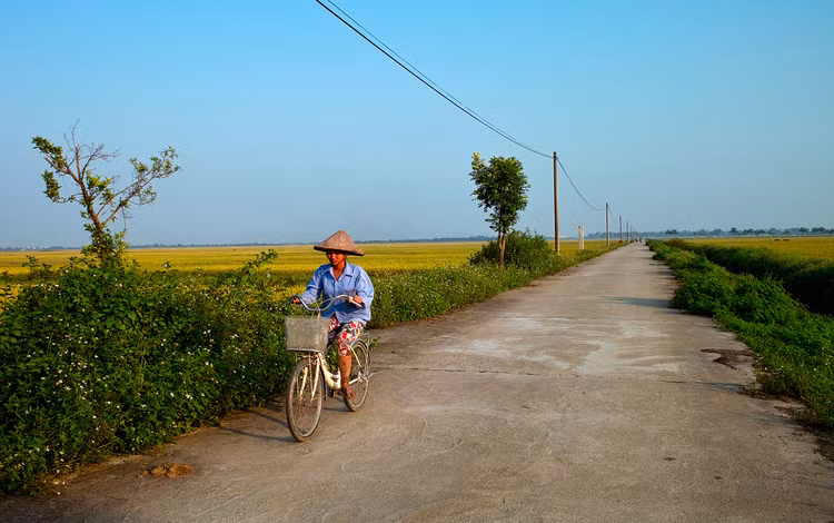 Nhà thầu cho rằng, yêu cầu xin xác nhận của chính quyền địa phương đối với vị trí đổ thải được đưa vào HSMT ngay từ đầu là bất hợp lý. Ảnh: Lê Tiên