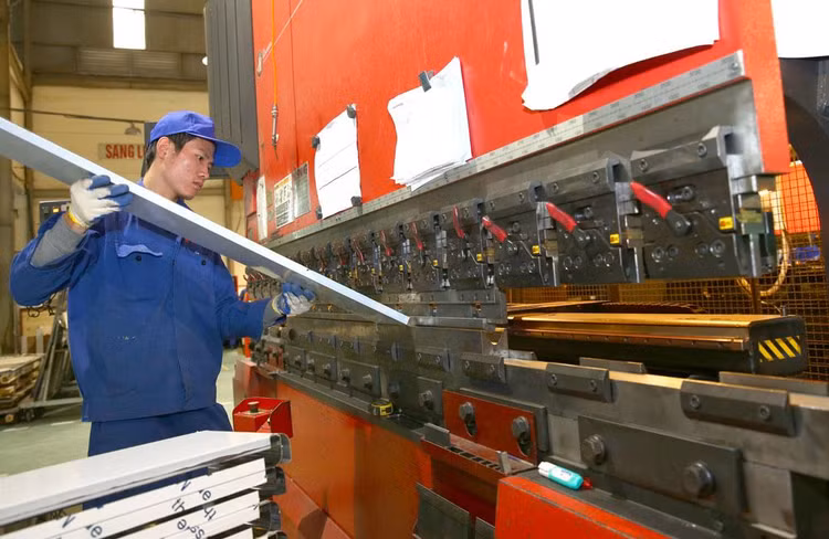 Giá trị tăng thêm toàn ngành công nghiệp trong quý II/2022 ước tính tăng 9,87% so với cùng kỳ năm trước. Ảnh: Tiên Giang