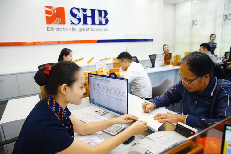 Triển vọng của ngành ngân hàng sẽ phụ thuộc nhiều vào hiệu quả thực thi chính sách hỗ trợ hồi phục kinh tế. Ảnh: Lê Tiên