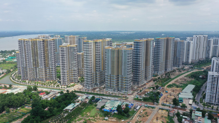 Mức thuế suất hiện nay đối với chuyển nhượng bất động sản là 2% trên giá chuyển nhượng. Ảnh: Tiên Giang