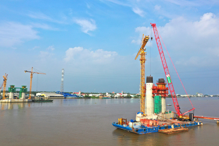 Bộ Giao thông vận tải đang phối hợp với Bộ Xây dựng để rà soát, tổ chức xây dựng, xác định định mức dự toán có công nghệ thi công, điều kiện thi công, vật liệu xây dựng mới. Ảnh: Lê Tiên