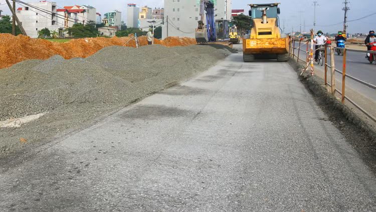 Một số thành viên trong 2 liên danh tham gia cạnh tranh từng có kinh nghiệm thi công nhiều gói thầu xây lắp quy mô hàng trăm tỷ đồng. Ảnh: Nhã Chi