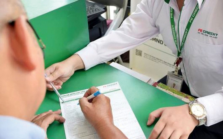 Mức lãi suất cho vay tài chính tiêu dùng phổ biến mà các
công ty tài chính áp dụng là 40 - 50%/năm, một số trường hợp lãi suất cho vay
lên đến 85%/năm