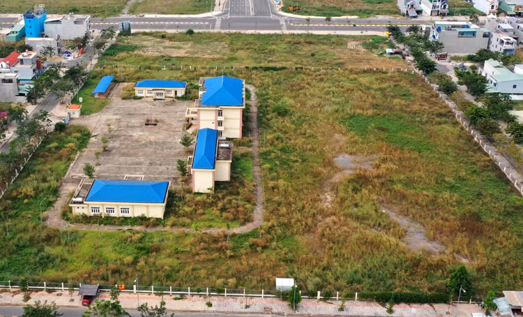 Dự thảo Luật Đất đai (sửa đổi) quy định, điều kiện để đấu giá quyền sử dụng đất lựa chọn nhà đầu tư dự án nhà ở là phải có quy hoạch chi tiết tỷ lệ 1/500 được cơ quan nhà nước có thẩm quyền tổ chức lập và phê duyệt. Ảnh minh họa: Tiên Giang