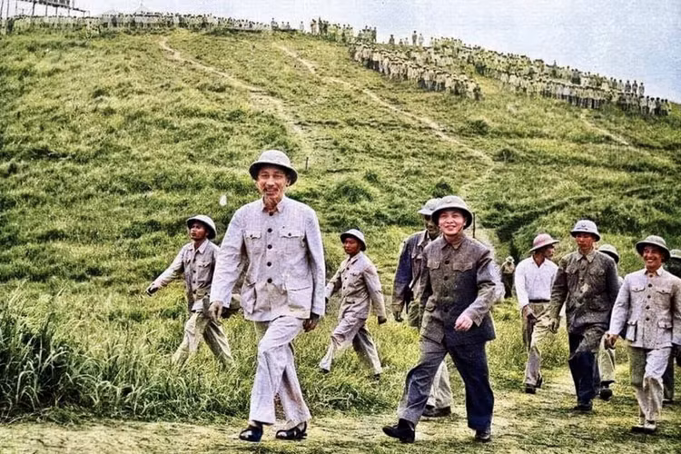 Viện Nghiên cứu danh nhân đặc biệt chú trọng nghiên cứu di sản đạo đức của Chủ tịch Hồ Chí Minh nhằm giúp thế hệ trẻ Việt Nam học tập tấm gương trí tuệ, đạo đức để sống tốt hơn, sống có ích cho đời